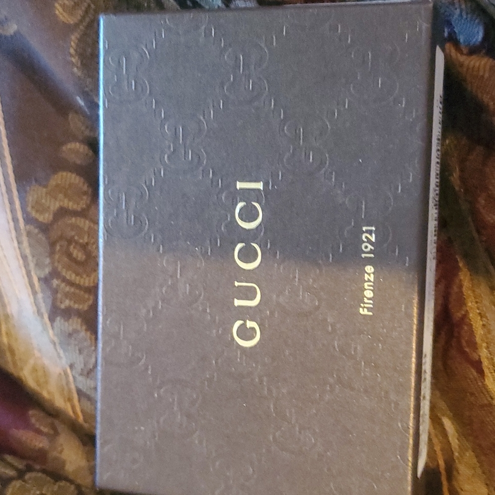 Gucci rare never used boxed bagged tagged gorgeous gold leather ✨️ boxed code ♥️ - Picture 10 of 13